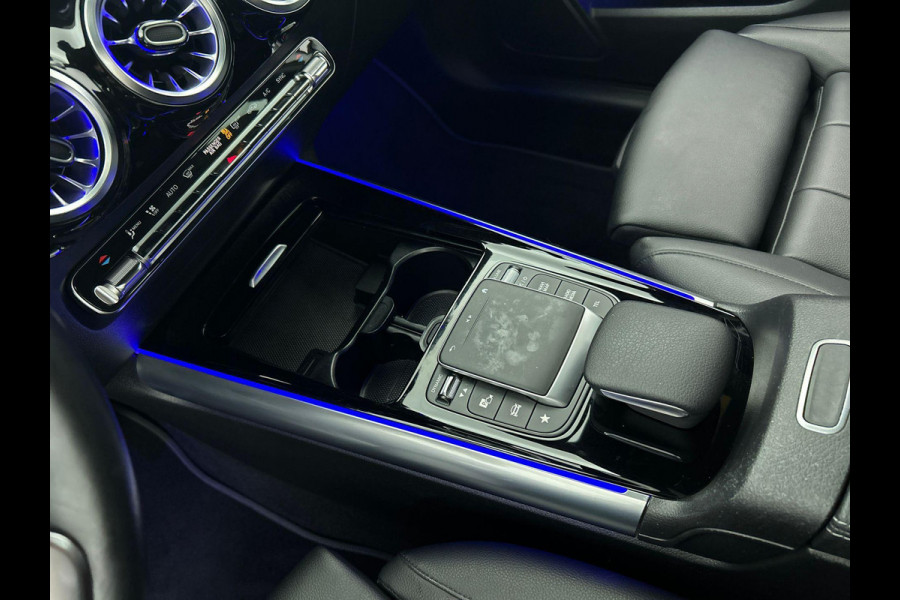 Mercedes-Benz B-Klasse 180 Business Solution Luxury Auto. Trekhaak Navigatie Camera Parkeersensoren Cruise Control Elektrische achterklep Stoelverwarming Virtual Cockpit Leder Climate Control