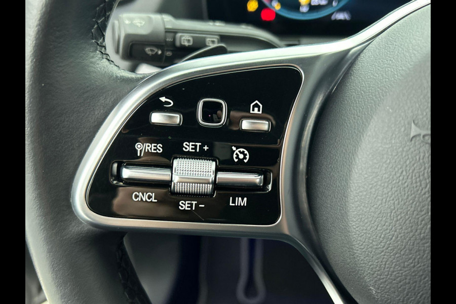 Mercedes-Benz B-Klasse 180 Business Solution Luxury Auto. Trekhaak Navigatie Camera Parkeersensoren Cruise Control Elektrische achterklep Stoelverwarming Virtual Cockpit Leder Climate Control
