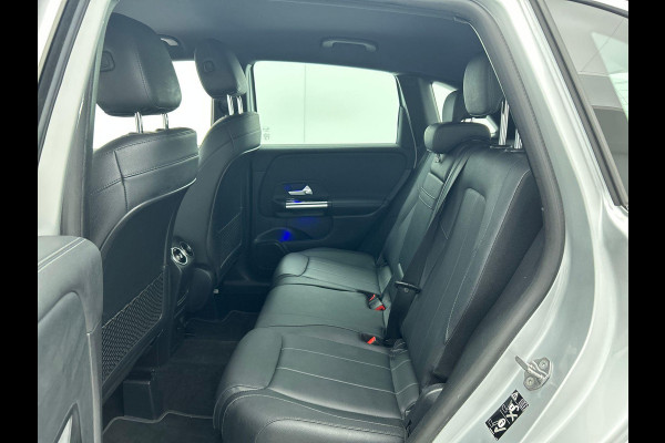 Mercedes-Benz B-Klasse 180 Business Solution Luxury Auto. Trekhaak Navigatie Camera Parkeersensoren Cruise Control Elektrische achterklep Stoelverwarming Virtual Cockpit Leder Climate Control