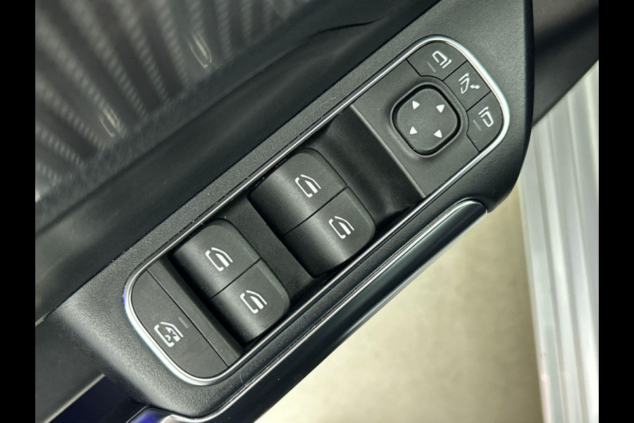 Mercedes-Benz B-Klasse 180 Business Solution Luxury Auto. Trekhaak Navigatie Camera Parkeersensoren Cruise Control Elektrische achterklep Stoelverwarming Virtual Cockpit Leder Climate Control