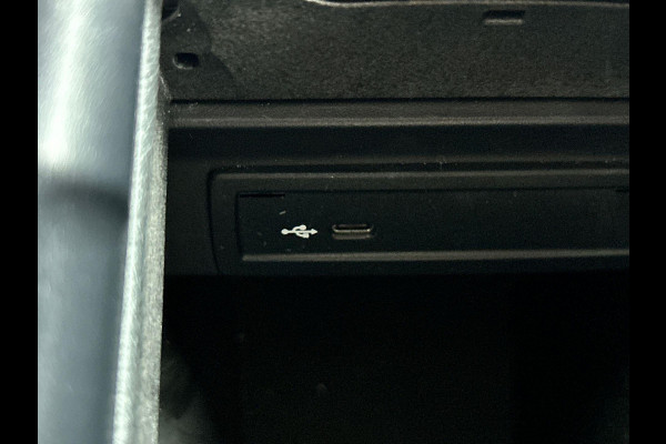 Mercedes-Benz B-Klasse 180 Business Solution Luxury Auto. Trekhaak Navigatie Camera Parkeersensoren Cruise Control Elektrische achterklep Stoelverwarming Virtual Cockpit Leder Climate Control