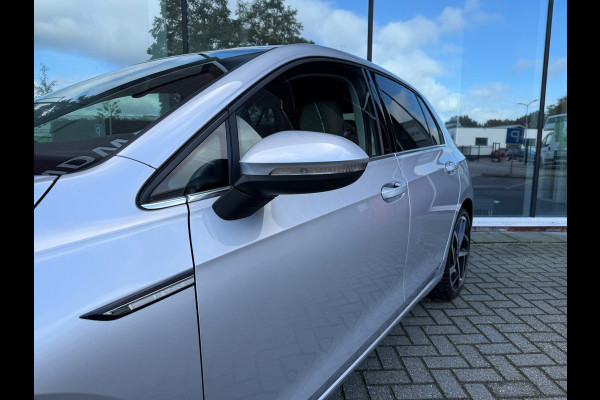 Volkswagen Golf 1.5 eTSI Style - Automaat - Virt.Cockpit - Winterpakket - Navi - Parkeerhulp Volkswagen Golf 1.5 eTSI Style - Automaat - Virt.Cockpit - Winterpakket - Navi - Parkeerhulp