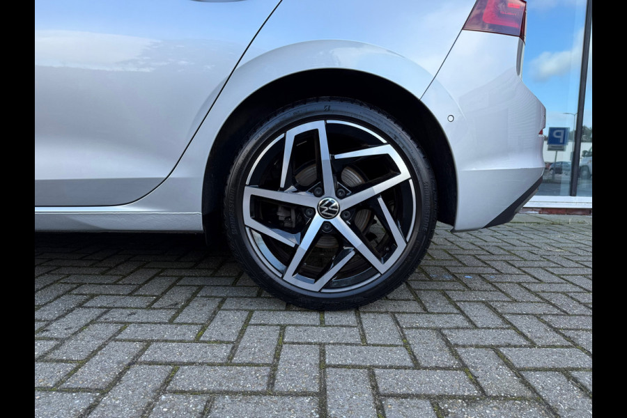 Volkswagen Golf 1.5 eTSI Style - Automaat - Virt.Cockpit - Winterpakket - Navi - Parkeerhulp Volkswagen Golf 1.5 eTSI Style - Automaat - Virt.Cockpit - Winterpakket - Navi - Parkeerhulp