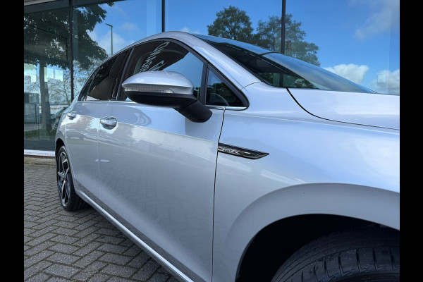 Volkswagen Golf 1.5 eTSI Style - Automaat - Virt.Cockpit - Winterpakket - Navi - Parkeerhulp Volkswagen Golf 1.5 eTSI Style - Automaat - Virt.Cockpit - Winterpakket - Navi - Parkeerhulp