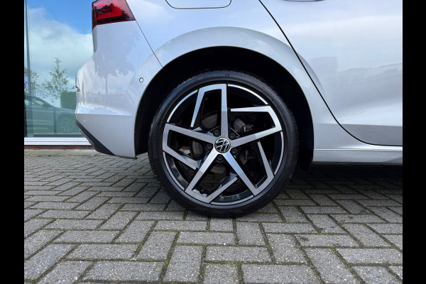 Volkswagen Golf 1.5 eTSI Style - Automaat - Virt.Cockpit - Winterpakket - Navi - Parkeerhulp Volkswagen Golf 1.5 eTSI Style - Automaat - Virt.Cockpit - Winterpakket - Navi - Parkeerhulp