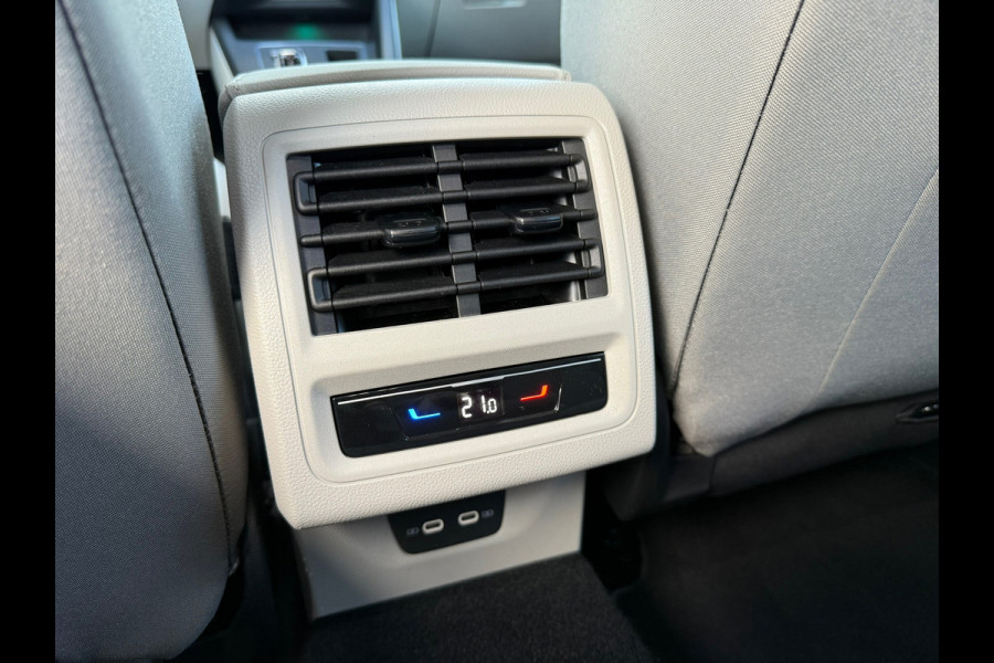 Volkswagen Golf 1.5 eTSI Style - Automaat - Virt.Cockpit - Winterpakket - Navi - Parkeerhulp Volkswagen Golf 1.5 eTSI Style - Automaat - Virt.Cockpit - Winterpakket - Navi - Parkeerhulp