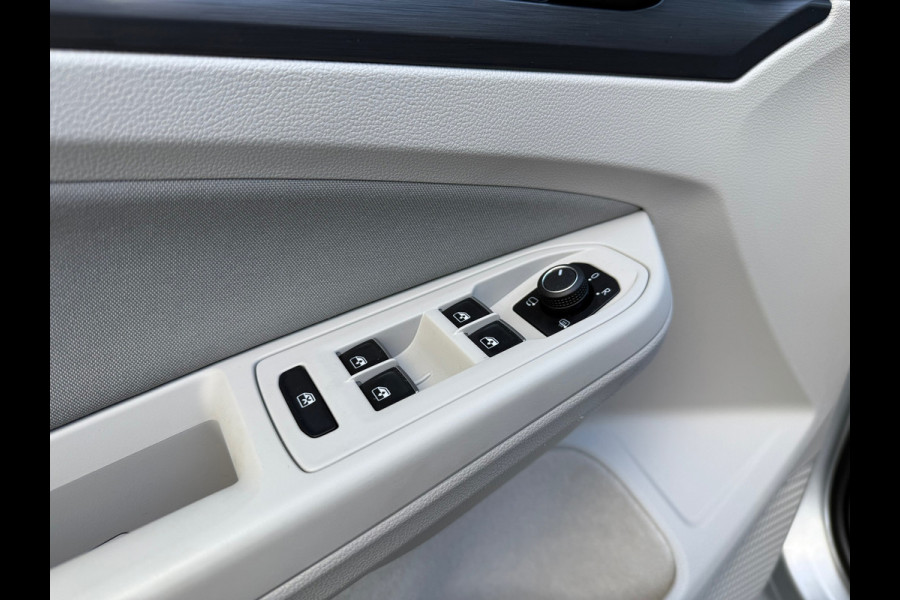 Volkswagen Golf 1.5 eTSI Style - Automaat - Virt.Cockpit - Winterpakket - Navi - Parkeerhulp Volkswagen Golf 1.5 eTSI Style - Automaat - Virt.Cockpit - Winterpakket - Navi - Parkeerhulp