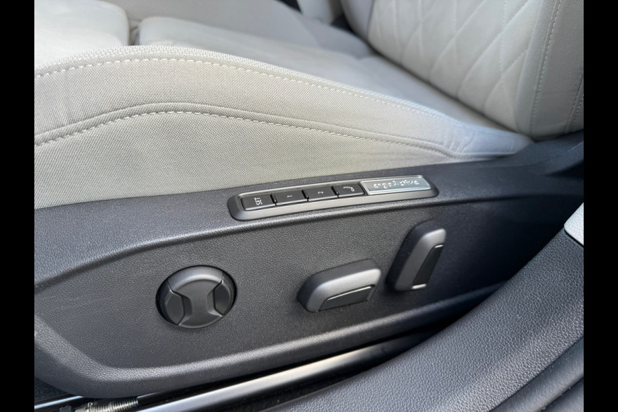 Volkswagen Golf 1.5 eTSI Style - Automaat - Virt.Cockpit - Winterpakket - Navi - Parkeerhulp Volkswagen Golf 1.5 eTSI Style - Automaat - Virt.Cockpit - Winterpakket - Navi - Parkeerhulp