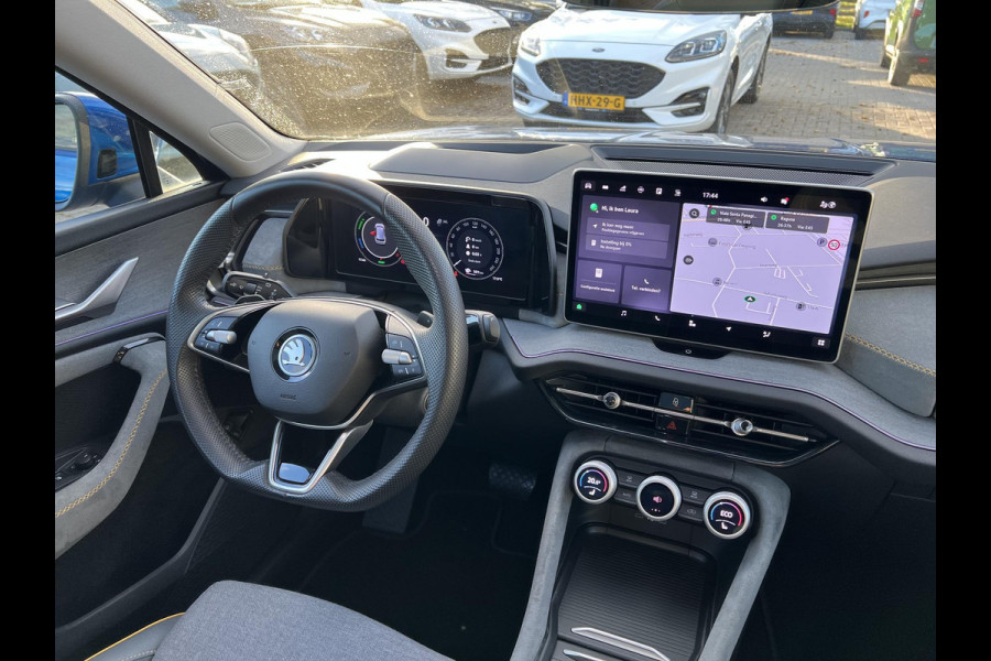 Škoda Kodiaq 1.5 TSI PHEV Tour Edition Zuid | 204pk | Stoelverwarming | 1.800kg Trekgewicht | Panoramadak | Škoda Kodiaq 1.5 TSI PHEV Tour Edition Zuid | 204pk | Stoelverwarming | 1.800kg Trekgewicht | Panoramadak |