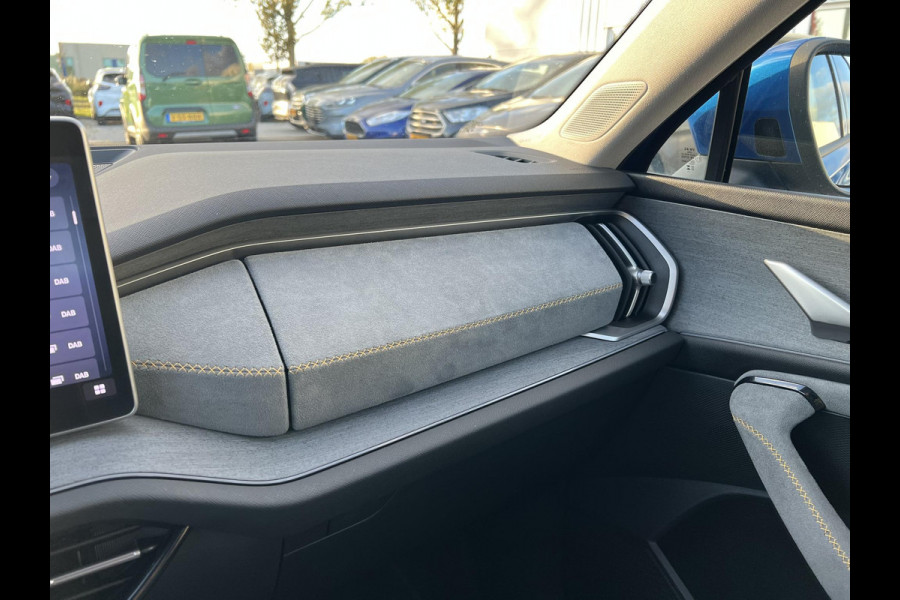 Škoda Kodiaq 1.5 TSI PHEV Tour Edition Zuid | 204pk | Stoelverwarming | 1.800kg Trekgewicht | Panoramadak | Škoda Kodiaq 1.5 TSI PHEV Tour Edition Zuid | 204pk | Stoelverwarming | 1.800kg Trekgewicht | Panoramadak |