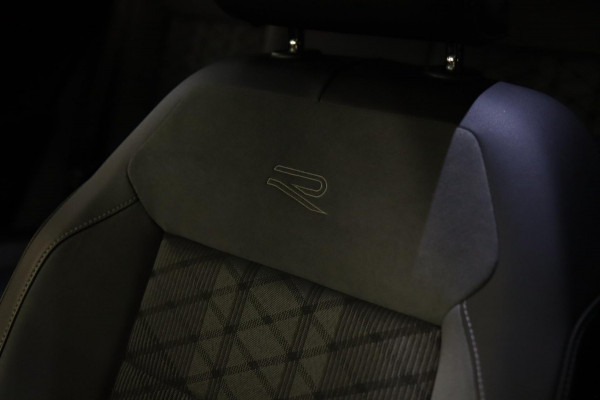 Volkswagen T-Roc 1.5 TSI R-Line Business 3X R-LINE/IQ/PANO/CARPLAY/CAM/KEYLES/VOL