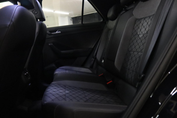Volkswagen T-Roc 1.5 TSI R-Line Business 3X R-LINE/IQ/PANO/CARPLAY/CAM/KEYLES/VOL