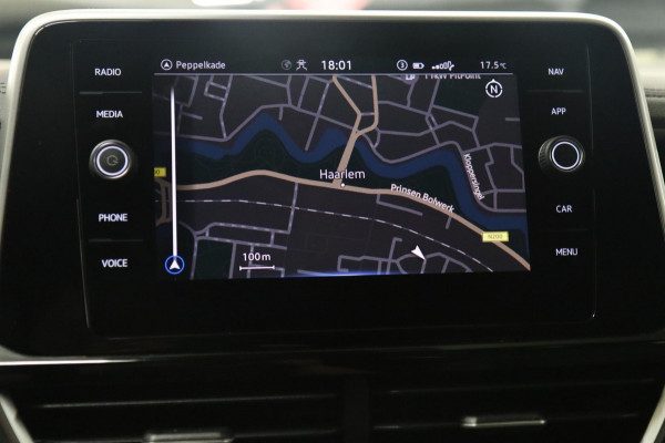 Volkswagen T-Roc 1.5 TSI R-Line Business 3X R-LINE/IQ/PANO/CARPLAY/CAM/KEYLES/VOL