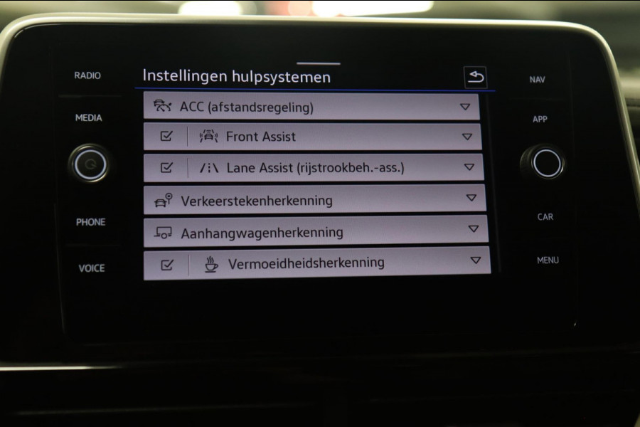 Volkswagen T-Roc 1.5 TSI R-Line Business 3X R-LINE/IQ/PANO/CARPLAY/CAM/KEYLES/VOL
