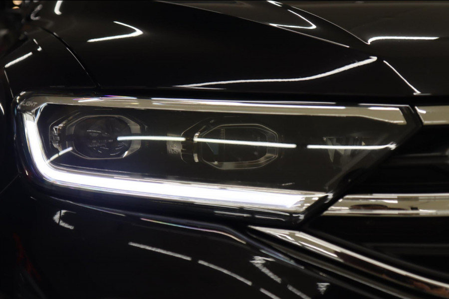 Volkswagen T-Roc 1.5 TSI R-Line Business 3X R-LINE/IQ/PANO/CARPLAY/CAM/KEYLES/VOL