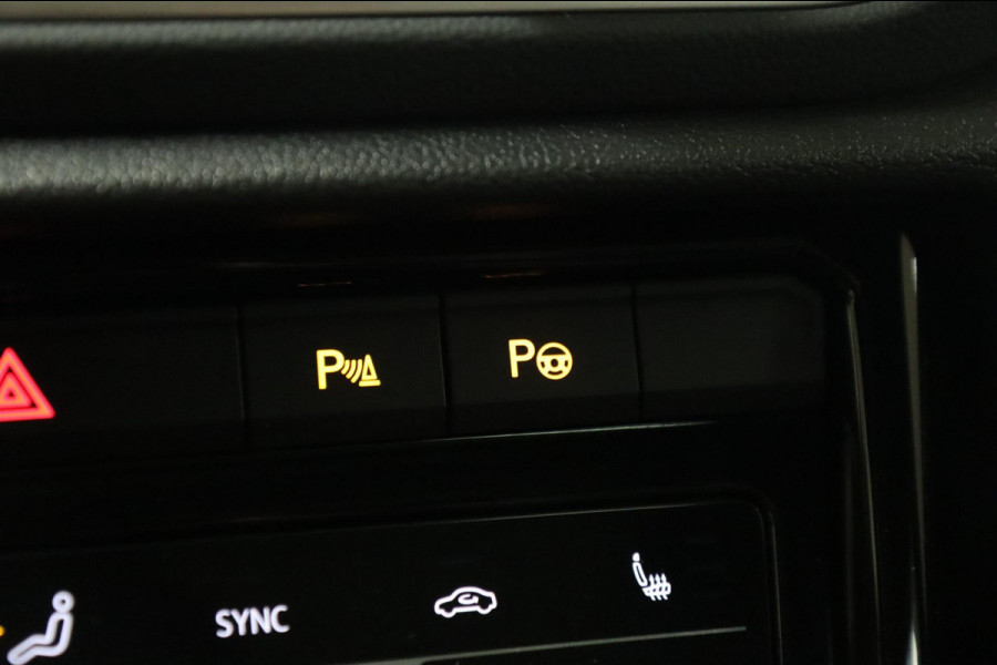 Volkswagen T-Roc 1.5 TSI R-Line Business 3X R-LINE/IQ/PANO/CARPLAY/CAM/KEYLES/VOL