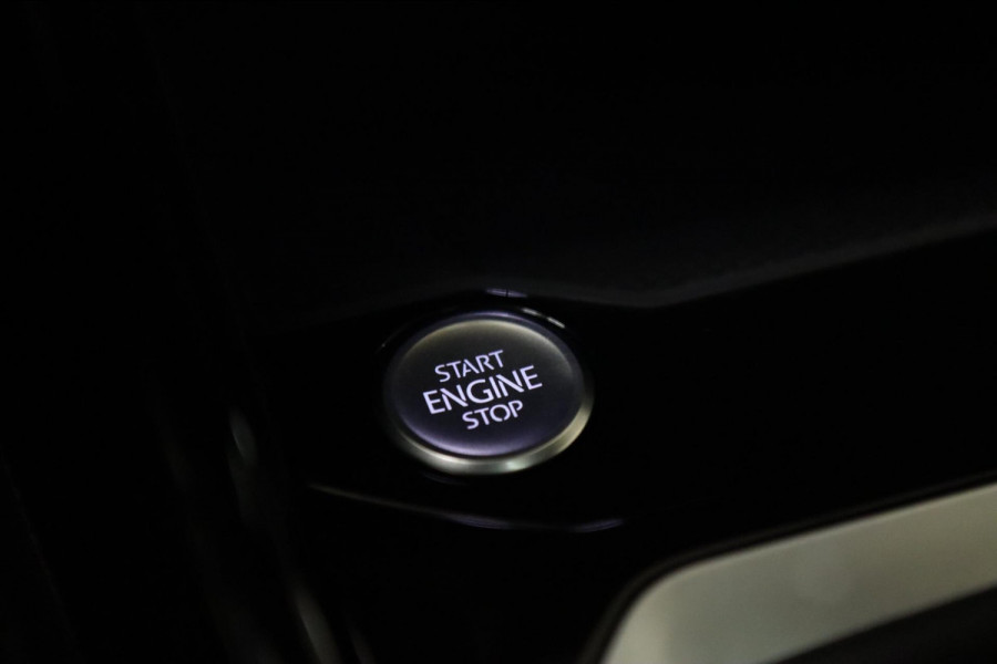 Volkswagen T-Roc 1.5 TSI R-Line Business 3X R-LINE/IQ/PANO/CARPLAY/CAM/KEYLES/VOL