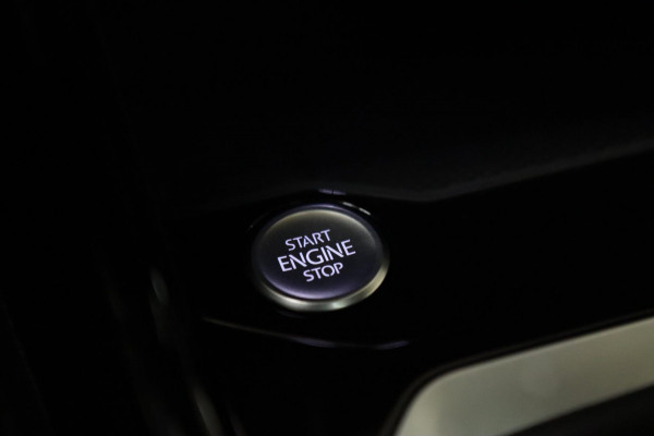 Volkswagen T-Roc 1.5 TSI R-Line Business 3X R-LINE/IQ/PANO/CARPLAY/CAM/KEYLES/VOL