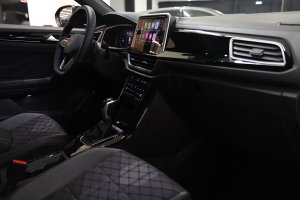 Volkswagen T-Roc 1.5 TSI R-Line Business 3X R-LINE/IQ/PANO/CARPLAY/CAM/KEYLES/VOL