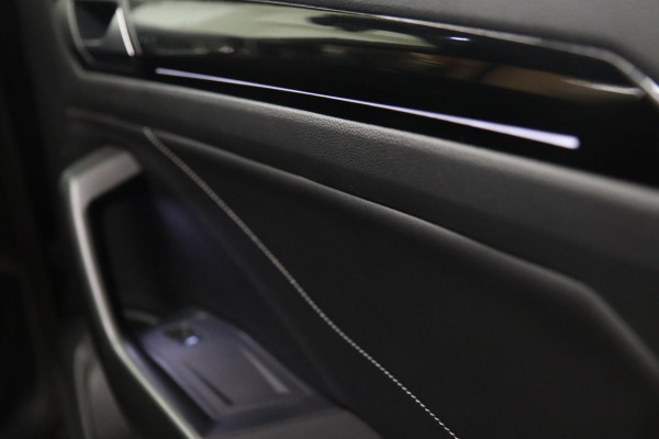 Volkswagen T-Roc 1.5 TSI R-Line Business 3X R-LINE/IQ/PANO/CARPLAY/CAM/KEYLES/VOL