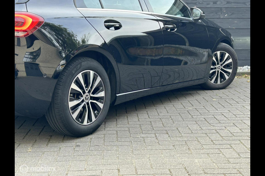 Mercedes-Benz A-Klasse 180 Business Solution FM nav / Camera / Half leder / LED
