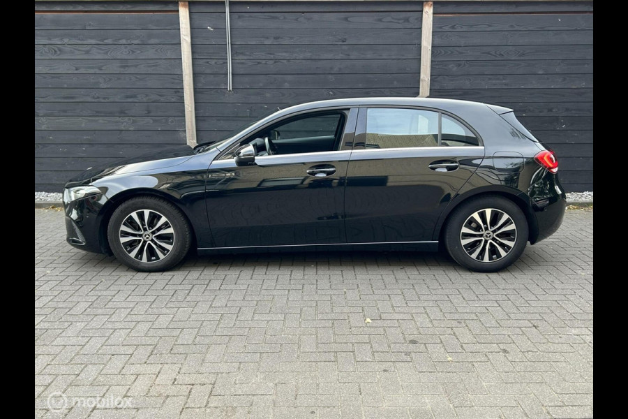 Mercedes-Benz A-Klasse 180 Business Solution FM nav / Camera / Half leder / LED