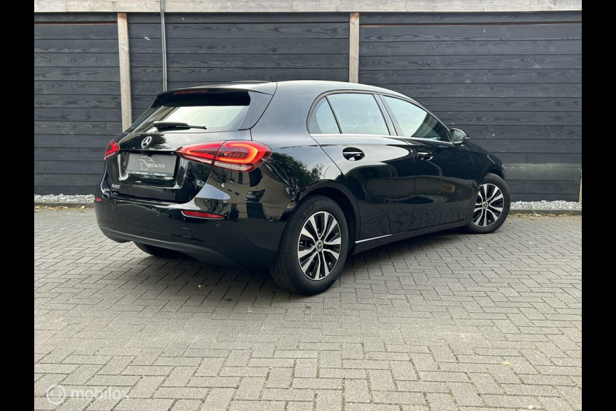 Mercedes-Benz A-Klasse 180 Business Solution FM nav / Camera / Half leder / LED