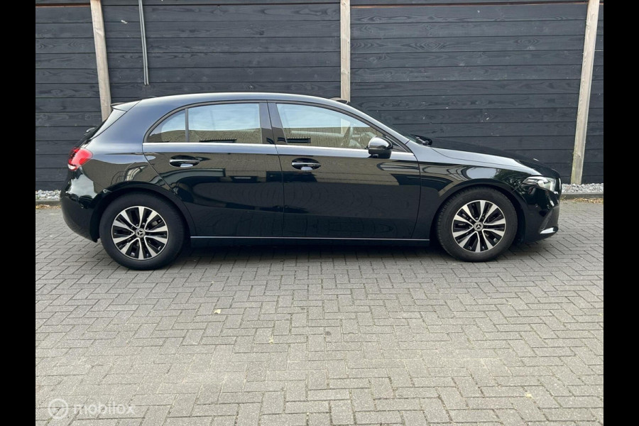 Mercedes-Benz A-Klasse 180 Business Solution FM nav / Camera / Half leder / LED
