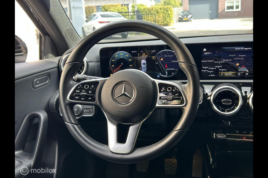 Mercedes-Benz A-Klasse 180 Business Solution FM nav / Camera / Half leder / LED