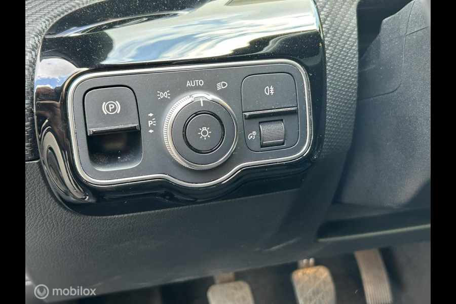 Mercedes-Benz A-Klasse 180 Business Solution FM nav / Camera / Half leder / LED