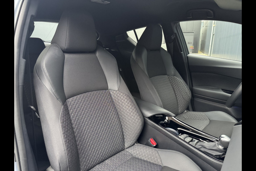 Toyota C-HR 1.8 Hybrid Bi tone | Draadloos Apple Carplay/Android auto | BSM | PDC V+A | 10 jr GARANTIE | Rijklaar!!!