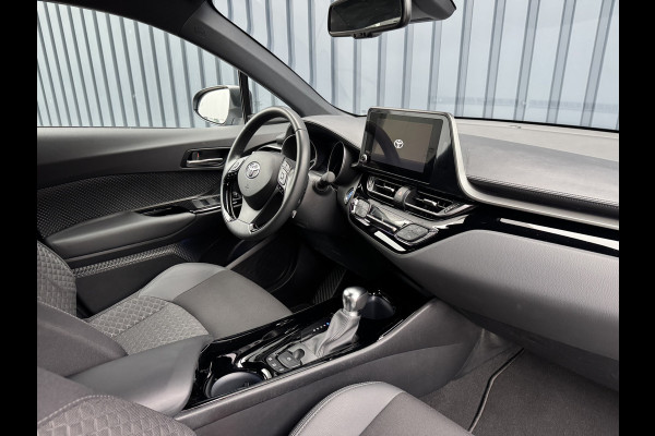 Toyota C-HR 1.8 Hybrid Bi tone | Draadloos Apple Carplay/Android auto | BSM | PDC V+A | 10 jr GARANTIE | Rijklaar!!!