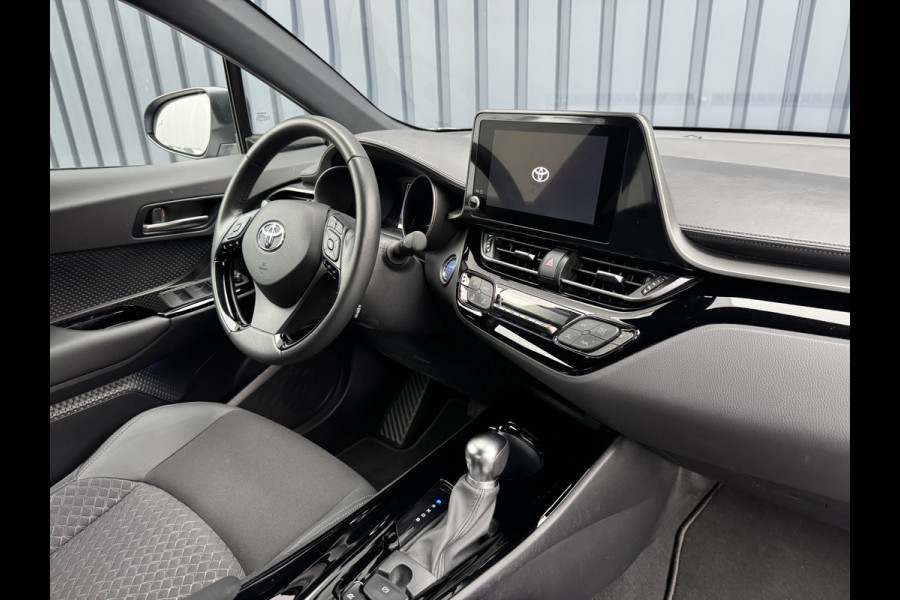 Toyota C-HR 1.8 Hybrid Bi tone | Draadloos Apple Carplay/Android auto | BSM | PDC V+A | 10 jr GARANTIE | Rijklaar!!!