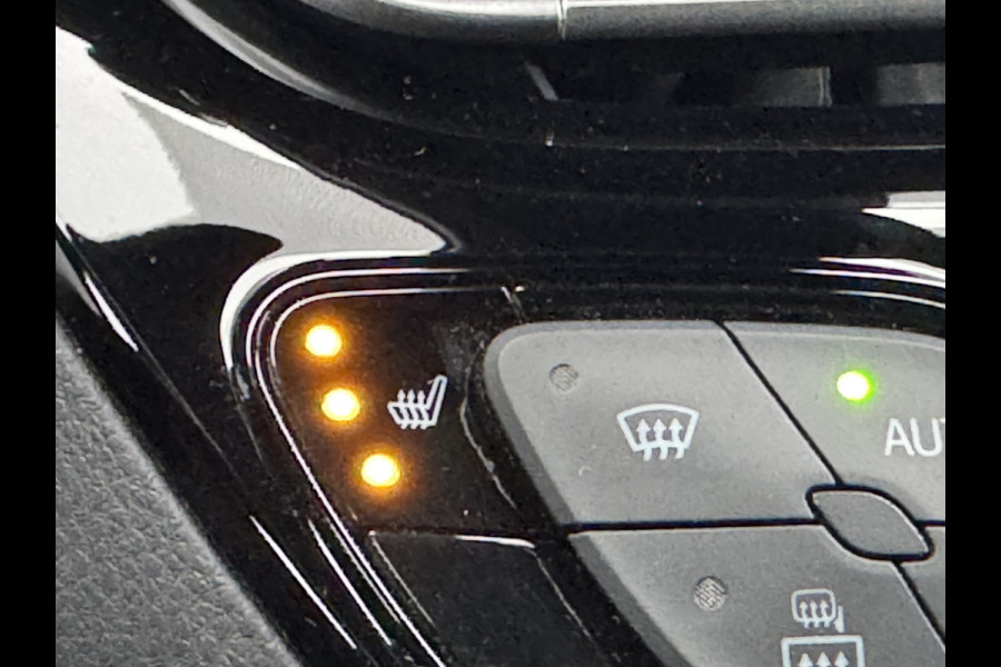 Toyota C-HR 1.8 Hybrid Bi tone | Draadloos Apple Carplay/Android auto | BSM | PDC V+A | 10 jr GARANTIE | Rijklaar!!!