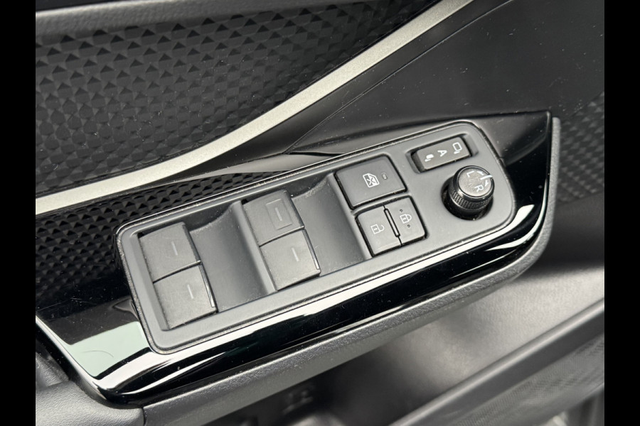 Toyota C-HR 1.8 Hybrid Bi tone | Draadloos Apple Carplay/Android auto | BSM | PDC V+A | 10 jr GARANTIE | Rijklaar!!!