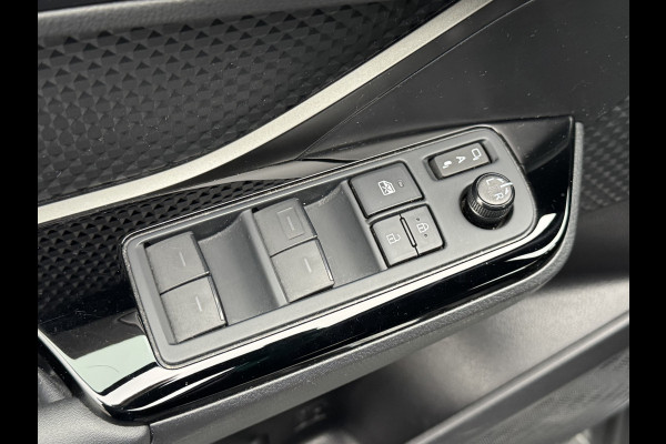Toyota C-HR 1.8 Hybrid Bi tone | Draadloos Apple Carplay/Android auto | BSM | PDC V+A | 10 jr GARANTIE | Rijklaar!!!