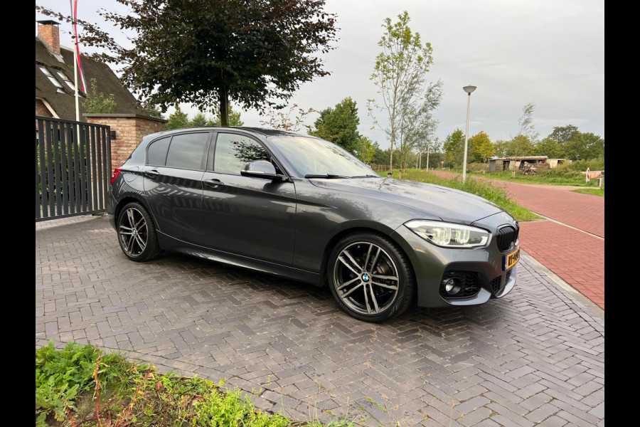 BMW 1-serie 118i Corporate Lease Executive M-Pakket | Automaat | Camera | Apple CarPlay