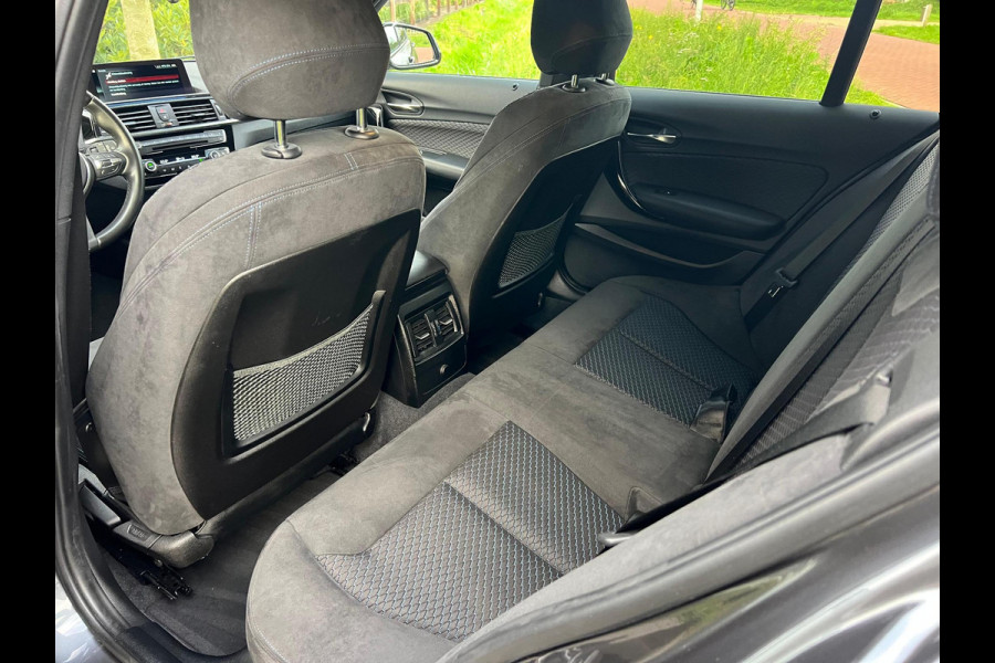 BMW 1-serie 118i Corporate Lease Executive M-Pakket | Automaat | Camera | Apple CarPlay