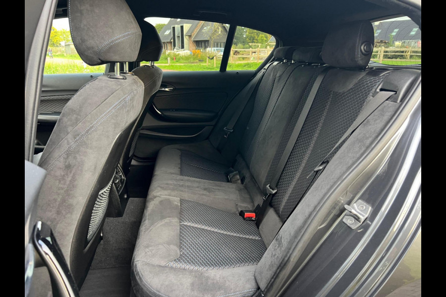 BMW 1-serie 118i Corporate Lease Executive M-Pakket | Automaat | Camera | Apple CarPlay