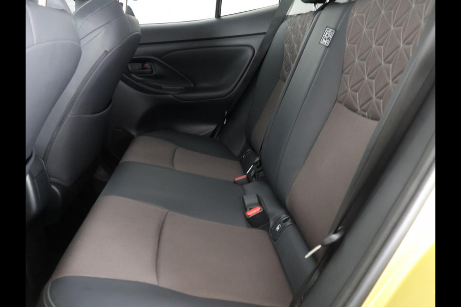 Toyota Yaris Cross 1.5 HYBRIDE EXECUTIVE BI-TONE GARANTIE TOT 9-2032 DODE HOEK DETECTIE.STOEL VERWARMING.TREKHAAK