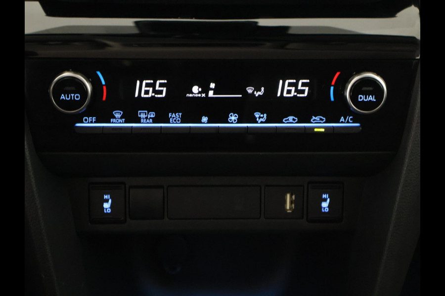 Toyota Yaris Cross 1.5 HYBRIDE EXECUTIVE BI-TONE GARANTIE TOT 9-2032 DODE HOEK DETECTIE.STOEL VERWARMING.TREKHAAK