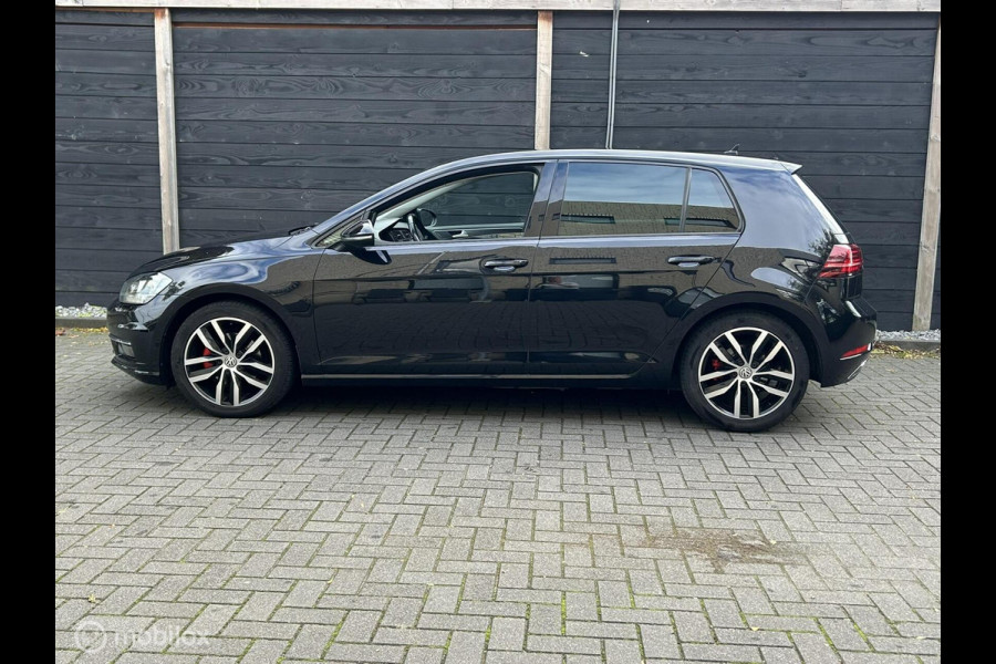 Volkswagen Golf 1.4 TSI Comfortline Bus. FM nav / Dig. dash / 17" / Camera Volkswagen Golf 1.4 TSI Comfortline Bus. FM nav / Dig. dash / 17" / Camera