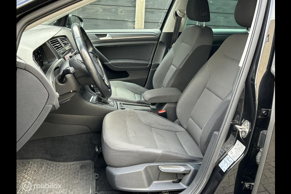 Volkswagen Golf 1.4 TSI Comfortline Bus. FM nav / Dig. dash / 17" / Camera Volkswagen Golf 1.4 TSI Comfortline Bus. FM nav / Dig. dash / 17" / Camera