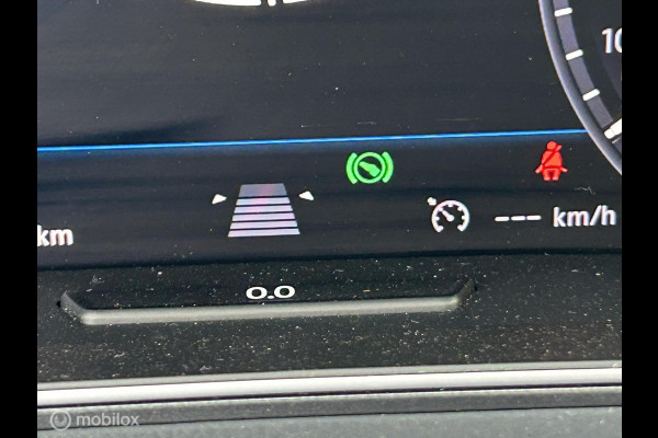 Volkswagen Golf 1.4 TSI Comfortline Bus. FM nav / Dig. dash / 17" / Camera Volkswagen Golf 1.4 TSI Comfortline Bus. FM nav / Dig. dash / 17" / Camera