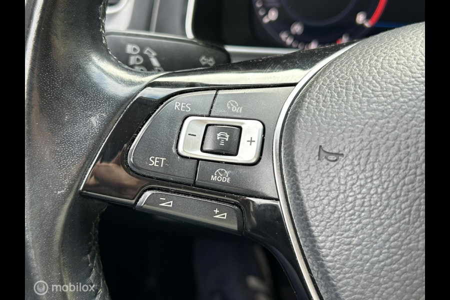 Volkswagen Golf 1.4 TSI Comfortline Bus. FM nav / Dig. dash / 17" / Camera Volkswagen Golf 1.4 TSI Comfortline Bus. FM nav / Dig. dash / 17" / Camera