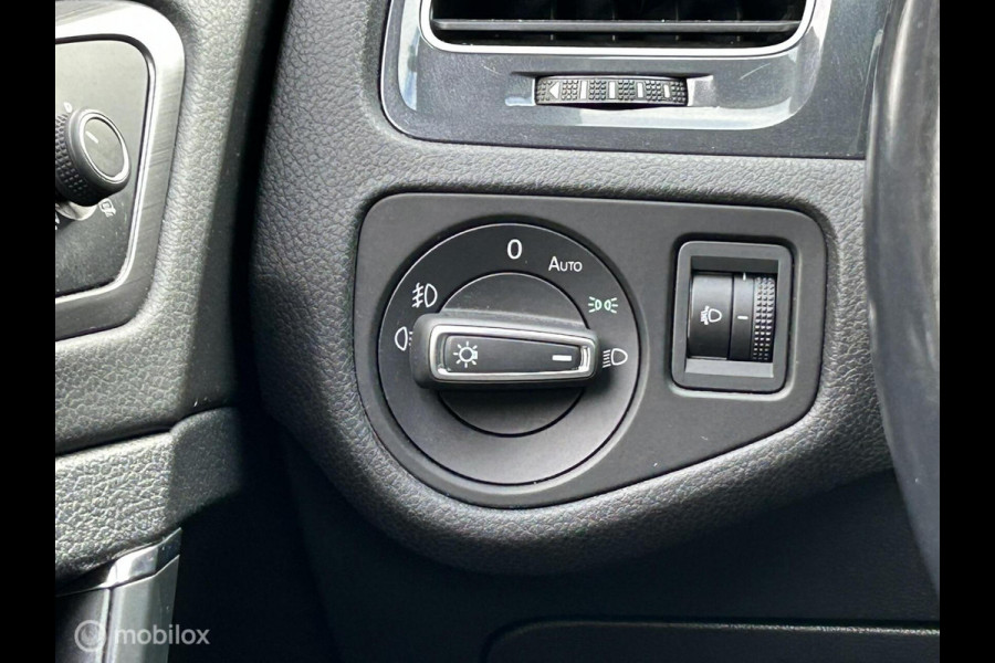 Volkswagen Golf 1.4 TSI Comfortline Bus. FM nav / Dig. dash / 17" / Camera Volkswagen Golf 1.4 TSI Comfortline Bus. FM nav / Dig. dash / 17" / Camera