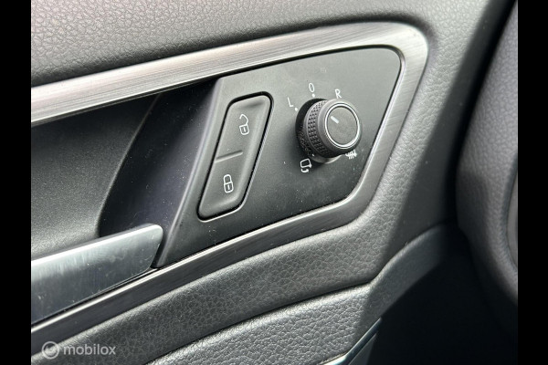 Volkswagen Golf 1.4 TSI Comfortline Bus. FM nav / Dig. dash / 17" / Camera Volkswagen Golf 1.4 TSI Comfortline Bus. FM nav / Dig. dash / 17" / Camera