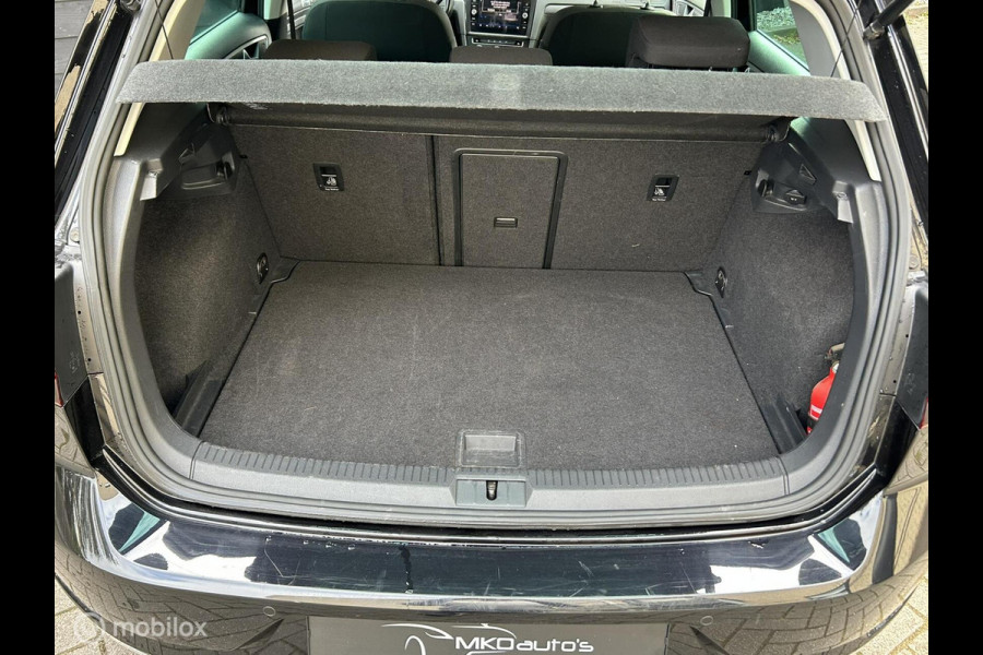 Volkswagen Golf 1.4 TSI Comfortline Bus. FM nav / Dig. dash / 17" / Camera Volkswagen Golf 1.4 TSI Comfortline Bus. FM nav / Dig. dash / 17" / Camera