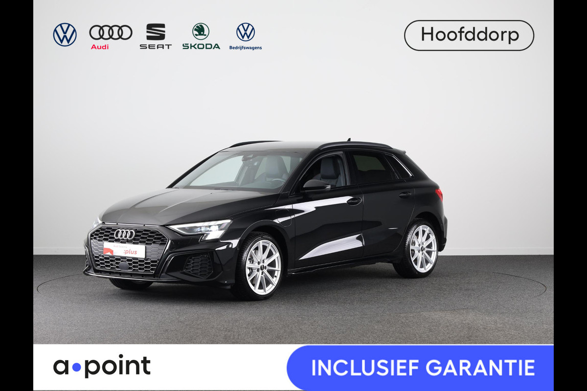 Audi A3 Sportback 40 TFSI e S edition 204 pk S-tronic | Nieuw Mode!!| Verlengde garantie | Navigatie | Trekhaak (afneembaar) | Parkeersensoren (Park assist) | Adaptieve cruise control | Stoelverwarming | S-line | Audi A3 Sportback 40 TFSI e S edition 204 pk S-tronic | Nieuw Mode!!| Verlengde garantie | Navigatie | Trekhaak (afneembaar) | Parkeersensoren (Park assist) | Adaptieve cruise control | Stoelverwarming | S-line |