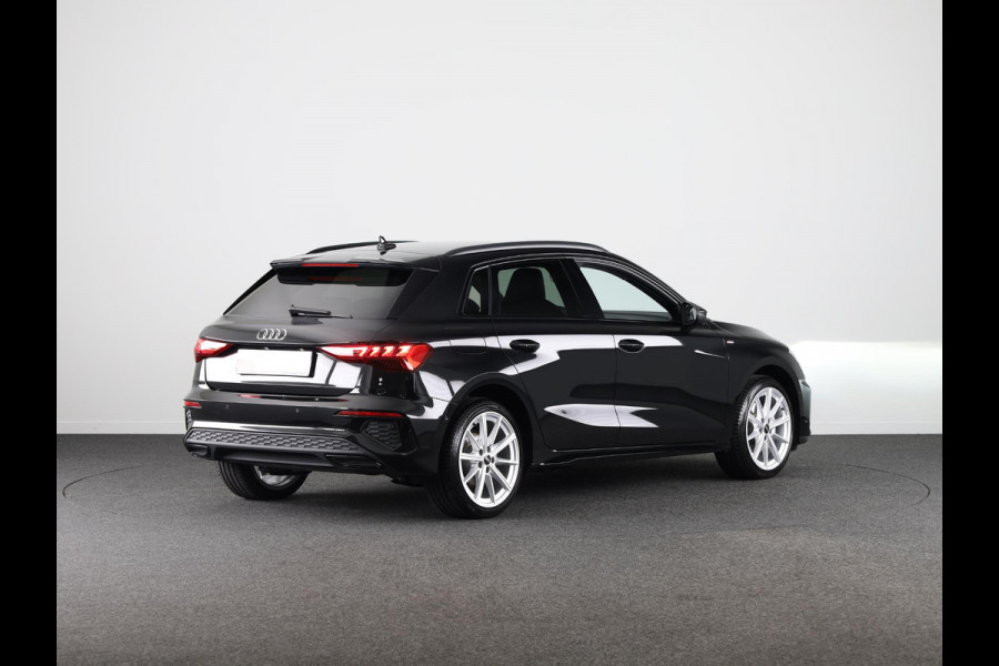 Audi A3 Sportback 40 TFSI e S edition 204 pk S-tronic | Nieuw Mode!!| Verlengde garantie | Navigatie | Trekhaak (afneembaar) | Parkeersensoren (Park assist) | Adaptieve cruise control | Stoelverwarming | S-line | Audi A3 Sportback 40 TFSI e S edition 204 pk S-tronic | Nieuw Mode!!| Verlengde garantie | Navigatie | Trekhaak (afneembaar) | Parkeersensoren (Park assist) | Adaptieve cruise control | Stoelverwarming | S-line |
